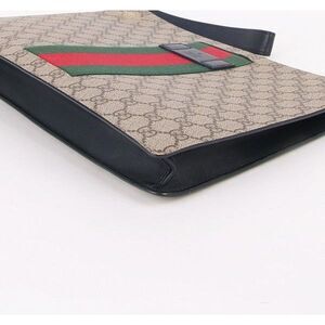Gg Supreme Stripe Clutch Bag